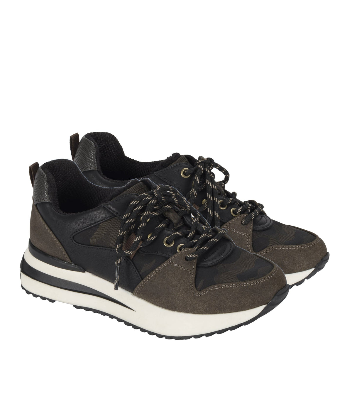 Cabriole Sneaker | Baretraps