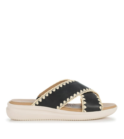 Dolinda Slide Sandal | Baretraps