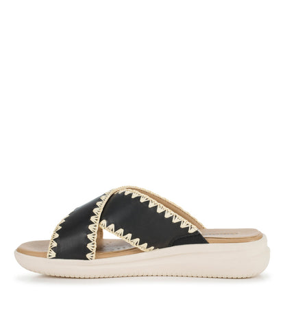 Dolinda Slide Sandal | Baretraps