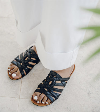 Joneva Slide Sandal | Baretraps