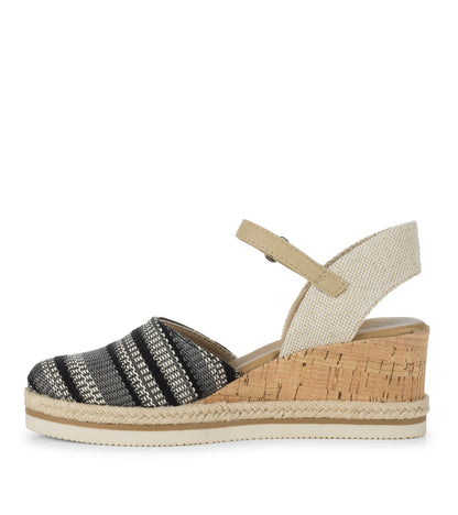 Alycia Closed Toe Wedge Sandal | Baretraps