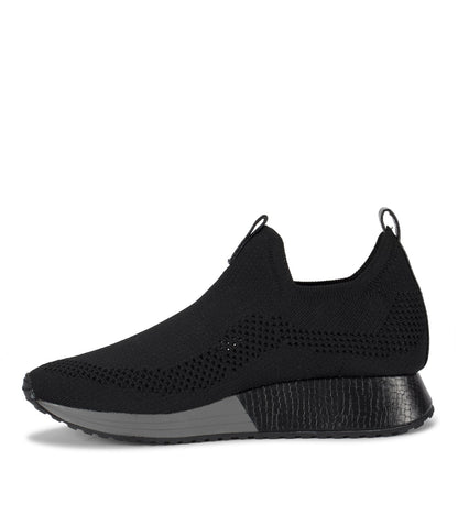 Pringer Slip On Sneaker | Baretraps