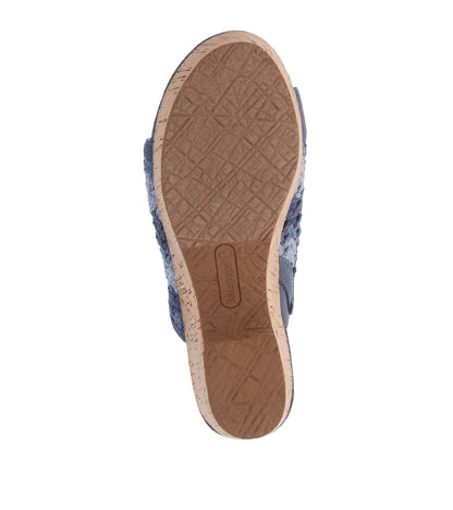 Bethie Wedge Sandal | Baretraps