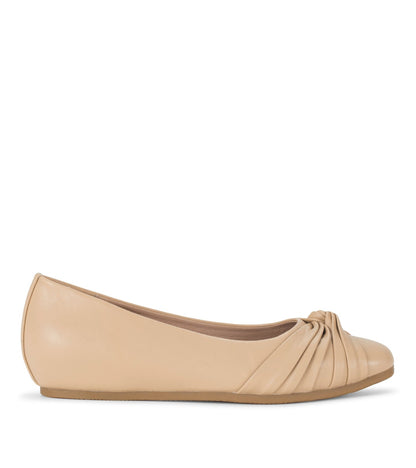 Chainey Casual Flat | Baretraps