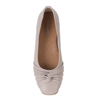 Chainey Casual Flat | Baretraps